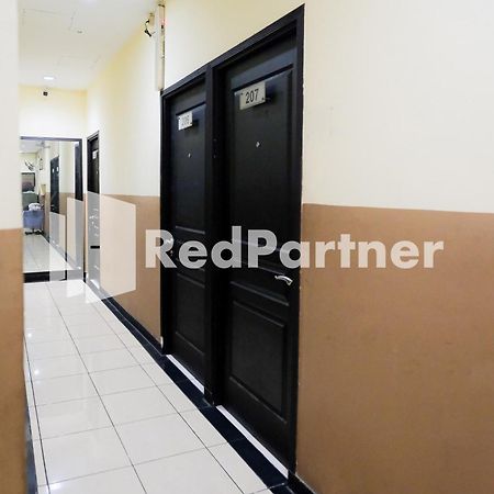 Reddoorz At Sparkling Hotel 수라바야 외부 사진