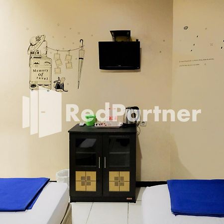 Reddoorz At Sparkling Hotel 수라바야 외부 사진