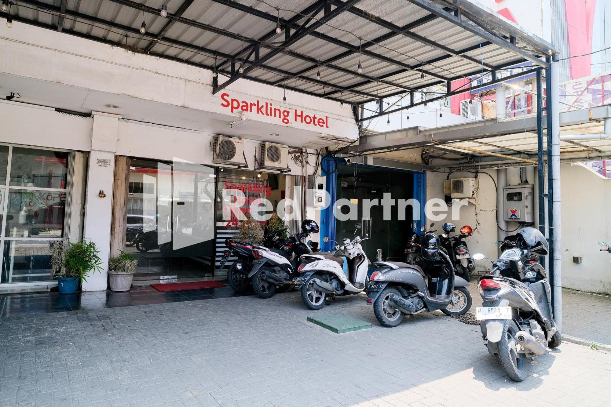 Reddoorz At Sparkling Hotel 수라바야 외부 사진